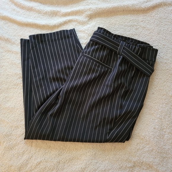 EVRI Pants - NWT EVRI Crop Pants size 20W